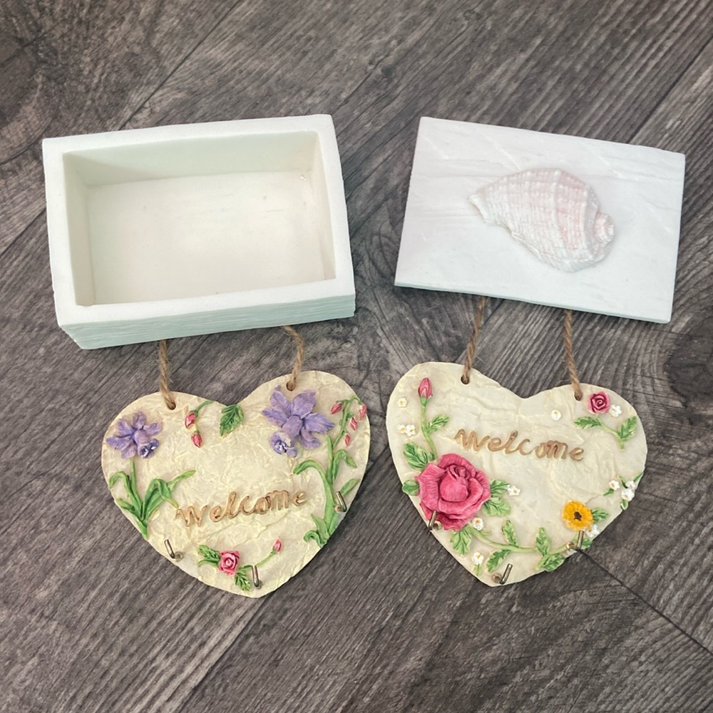 Adorable Little Soap Dish and Wall Decor